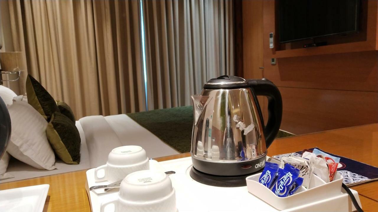 Hotel Orchid Blu Aligarh Kültér fotó