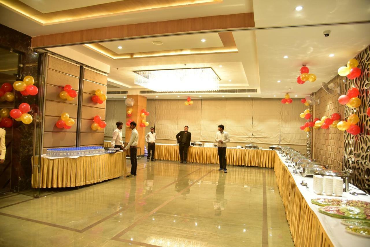 Hotel Orchid Blu Aligarh Kültér fotó