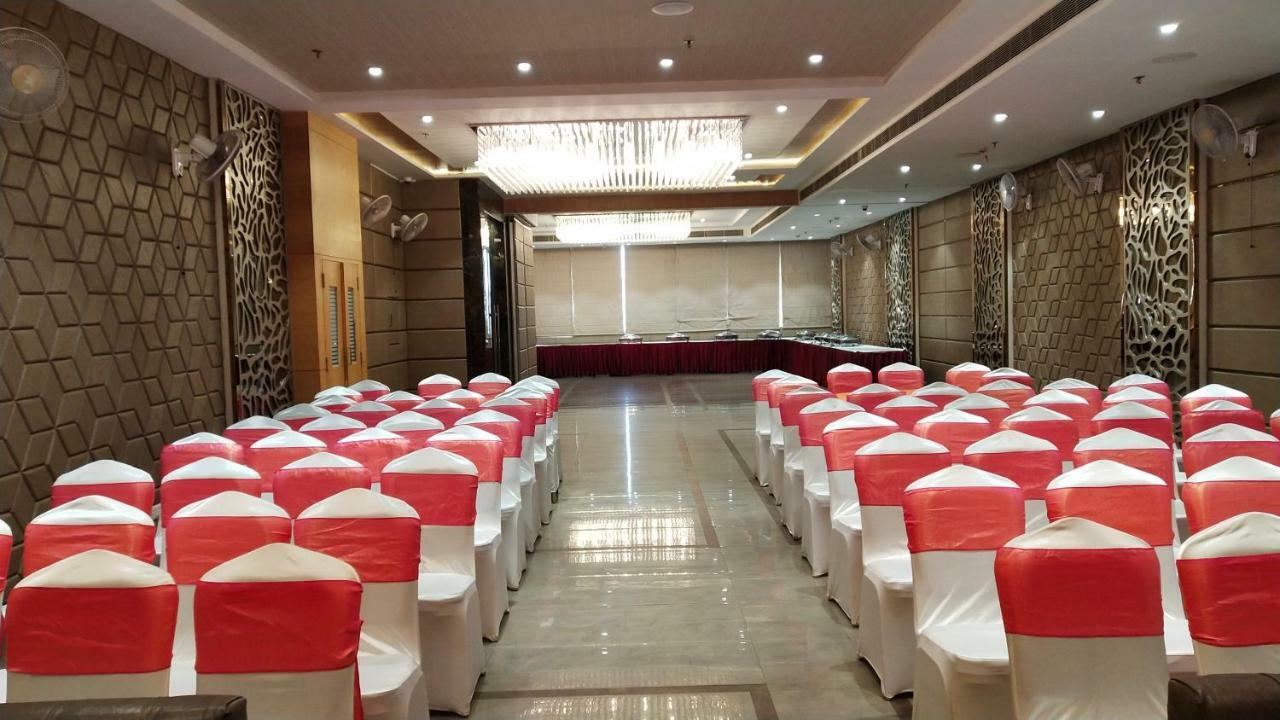 Hotel Orchid Blu Aligarh Kültér fotó