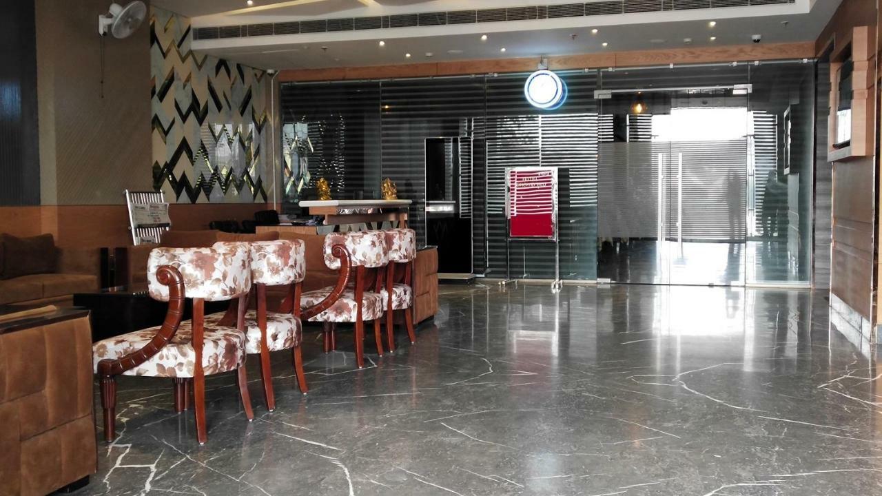 Hotel Orchid Blu Aligarh Kültér fotó