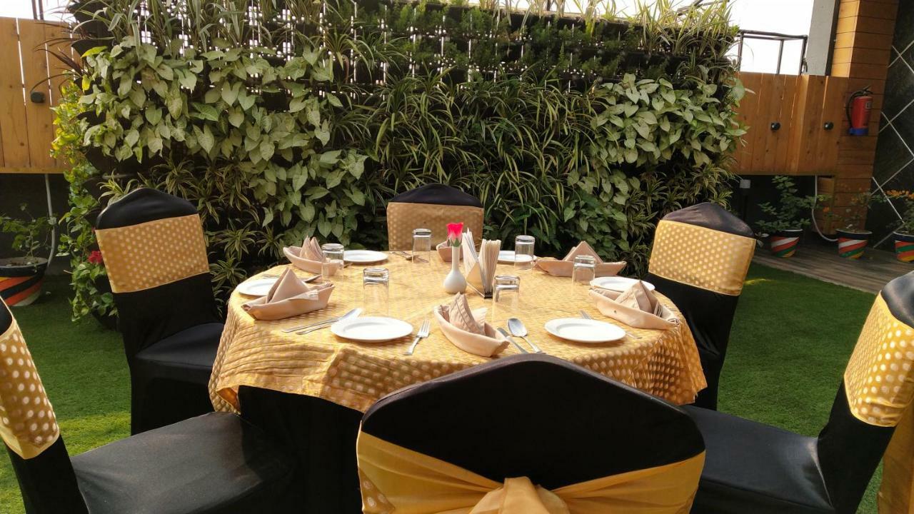 Hotel Orchid Blu Aligarh Kültér fotó