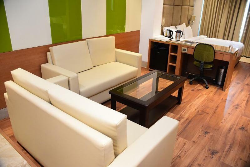 Hotel Orchid Blu Aligarh Kültér fotó