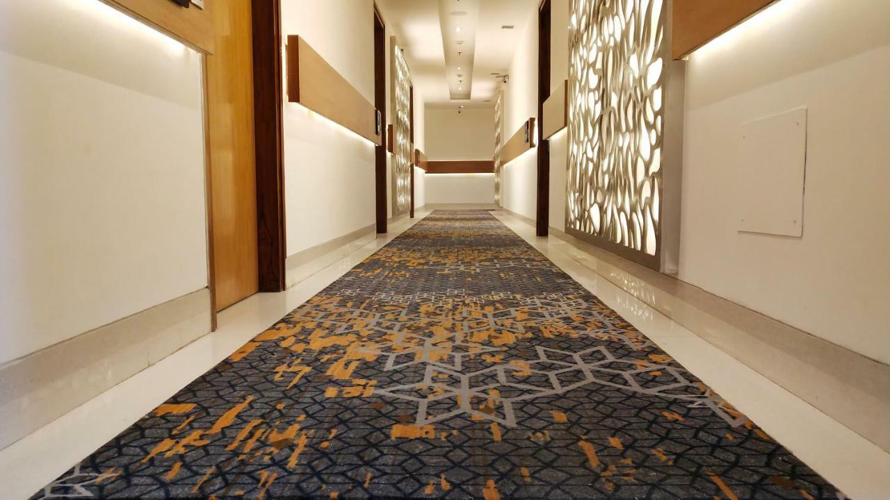 Hotel Orchid Blu Aligarh Kültér fotó