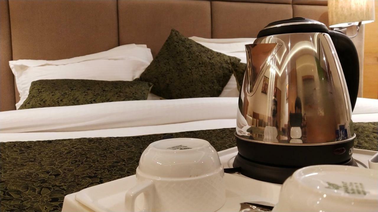 Hotel Orchid Blu Aligarh Kültér fotó