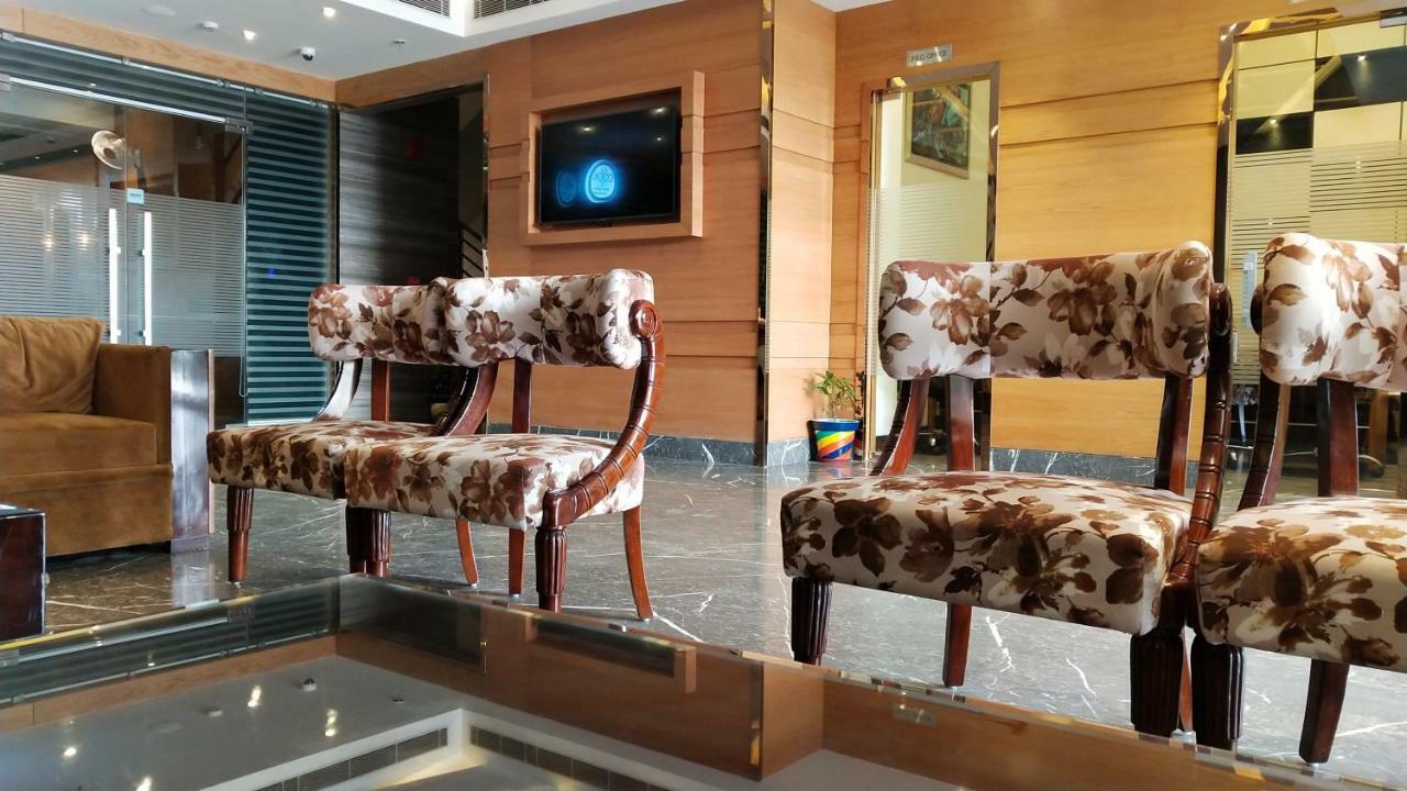 Hotel Orchid Blu Aligarh Kültér fotó